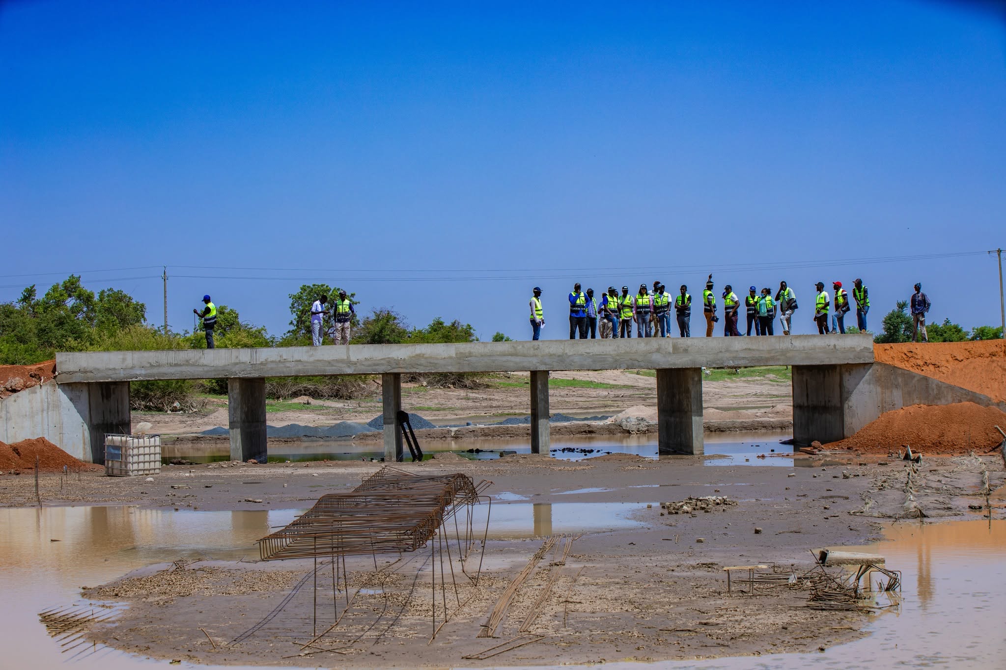 Gestion de l'eau: La Directrice générale de l'OLAC évalue l'état d'avancement des chantiers du PROMOREN sur le terrain