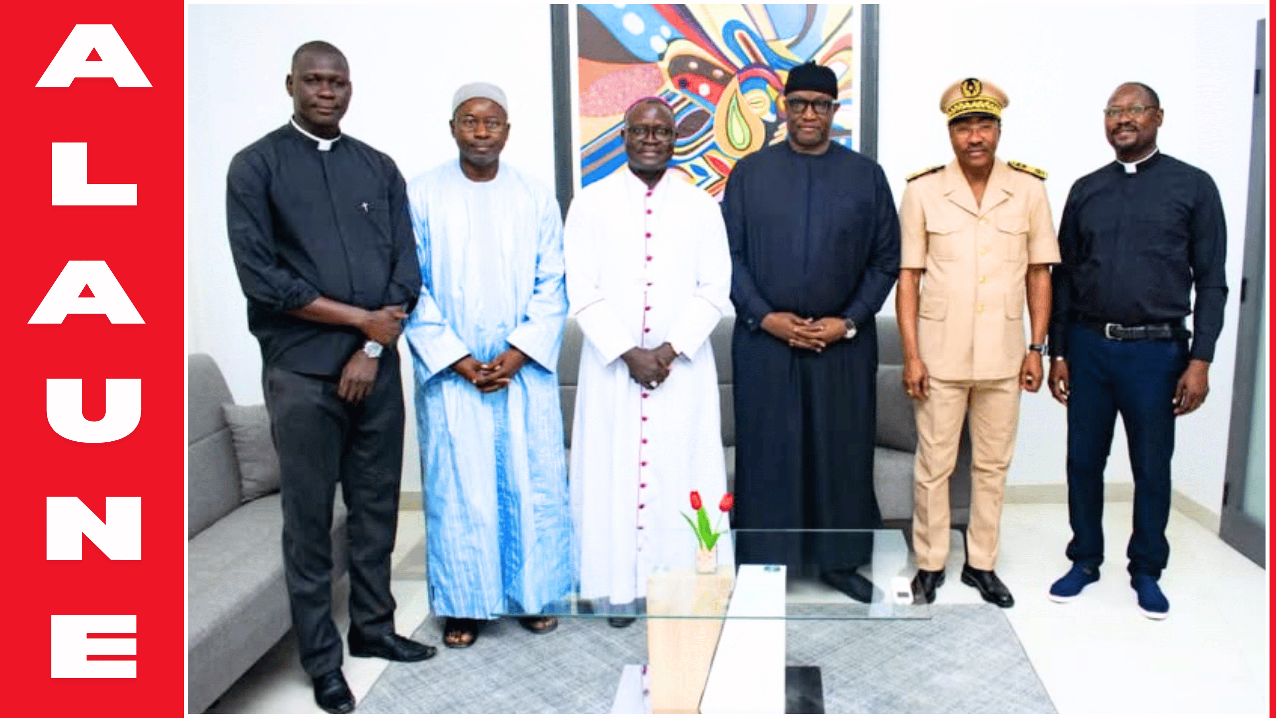 Dialogue interreligieux au Sénégal: Le ministre de l’Intérieur démarre sa tournée nationale par une visite à l’Archevêque de Dakar