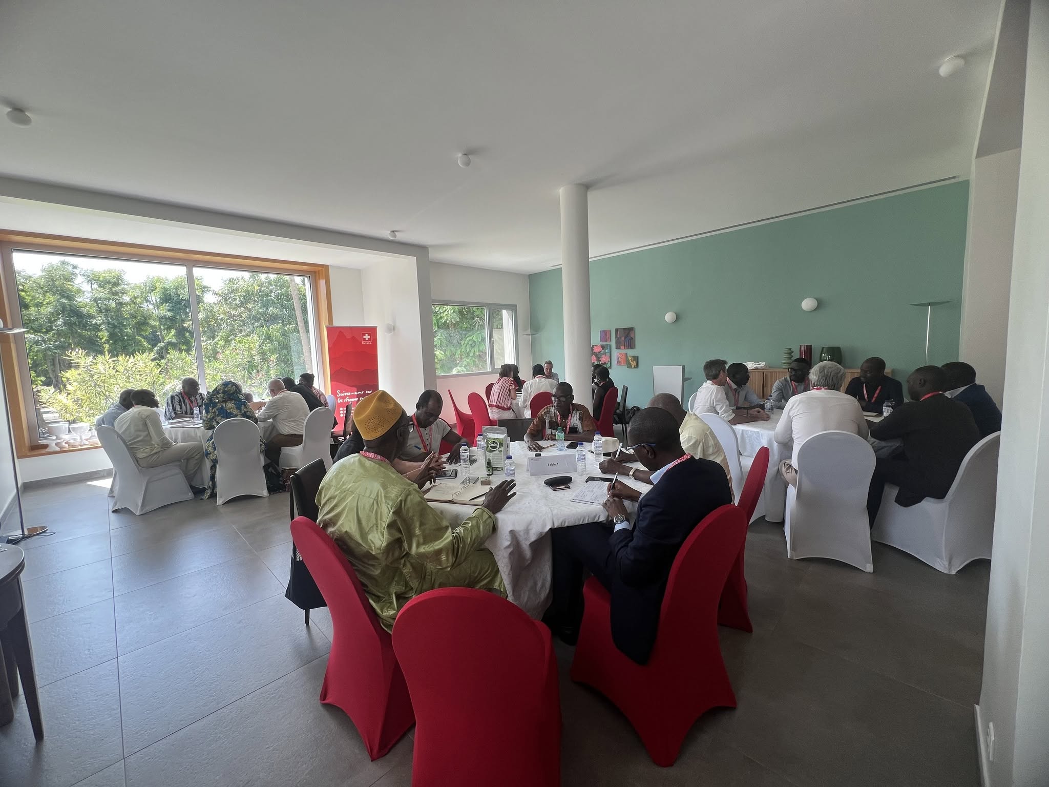 RSE au Sénégal: l’Ambassade de Suisse innove avec un « speed-dating » entre ONG et entreprises