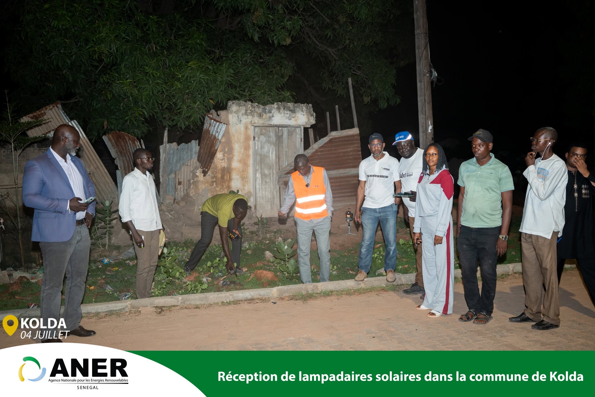 Transition énergétique : L'ANER et le Pr Diouma Kobor réceptionnent des centaines de lampadaires solaires dans le Sud du Sénégal
