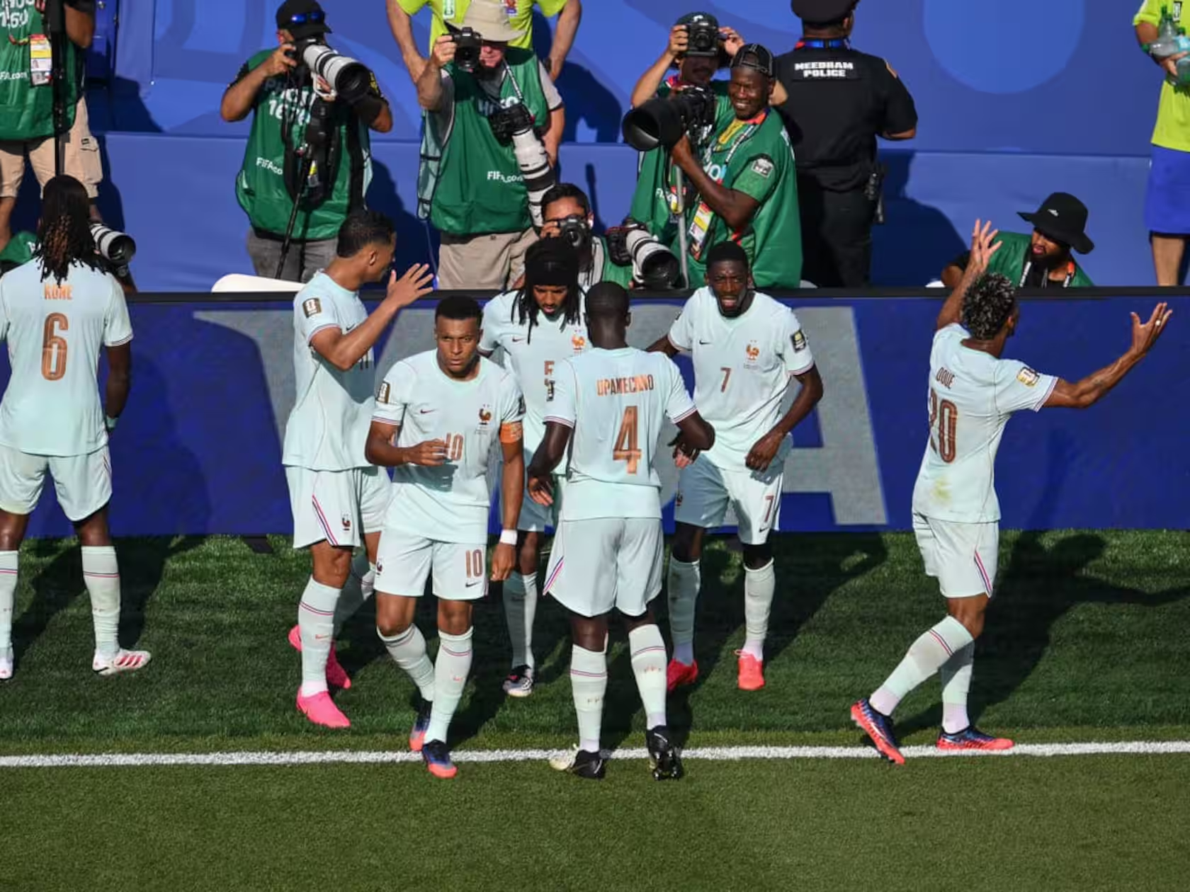 Coupe du monde 2026: la France élimine le Maroc (2-0) et file en demi-finale grâce à Mbappé et Dembélé