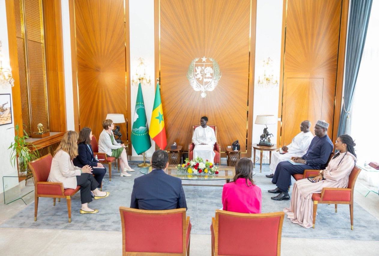 Palais présidentiel: Le Chef de l'État Bassirou Diomaye Faye reçoit la Présidente de la BERD pour propulser le secteur privé