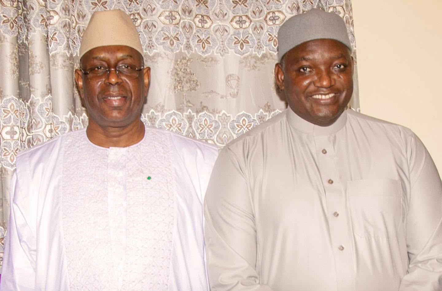 Diplomatie : Le président Adama Barrow reçoit Macky Sall à Banjul dans le cadre de sa candidature au secrétariat général de l'ONU