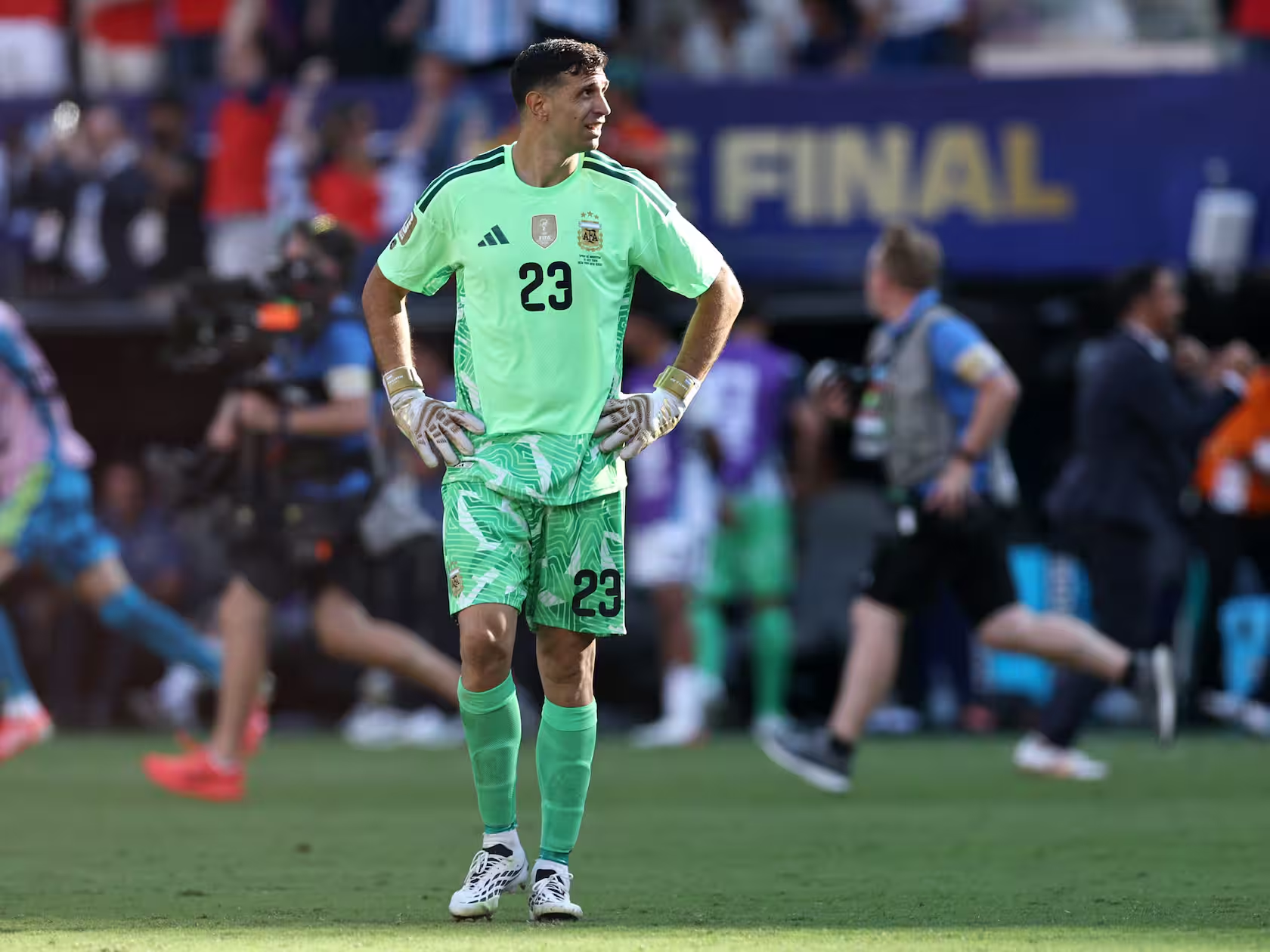 Argentine: Après la finale perdue, Emiliano Martínez laisse planer le doute sur sa retraite internationale