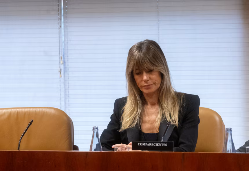 Espagne: l'épouse de Pedro Sánchez interdite de quitter le pays sur fond d'enquêtes pour corruption