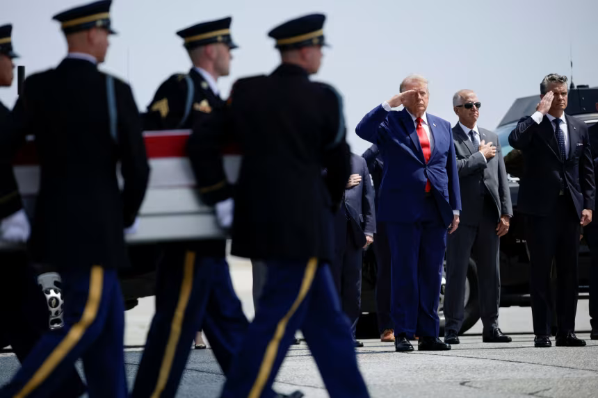 Donald Trump face au dilemme iranien: un hommage solennel aux soldats américains tombés au combat