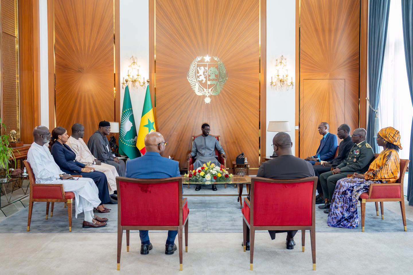 Coopération Sénégal-Gambie : Bassirou Diomaye Faye reçoit un émissaire d’Adama Barrow au Palais de la République