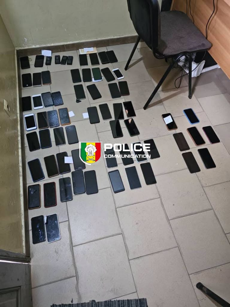 Grand Yoff : Démantèlement du marché illicite « Maket Bi », 74 téléphones saisis et 6 interpellations