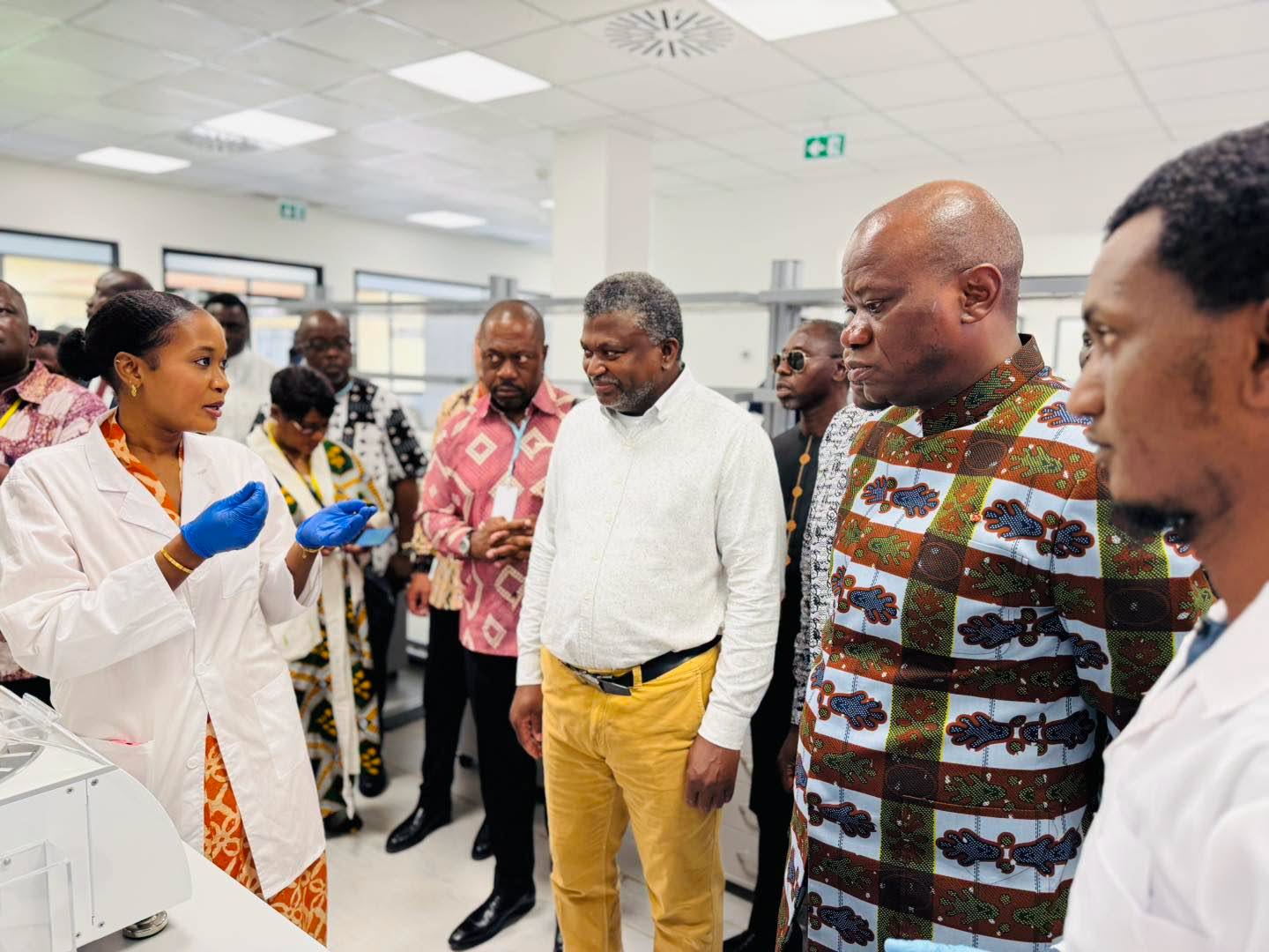 Visite d'État en Gambie : Le Président Nguema entre patrimoine culturel à Bakau et innovation scientifique à Brusubi