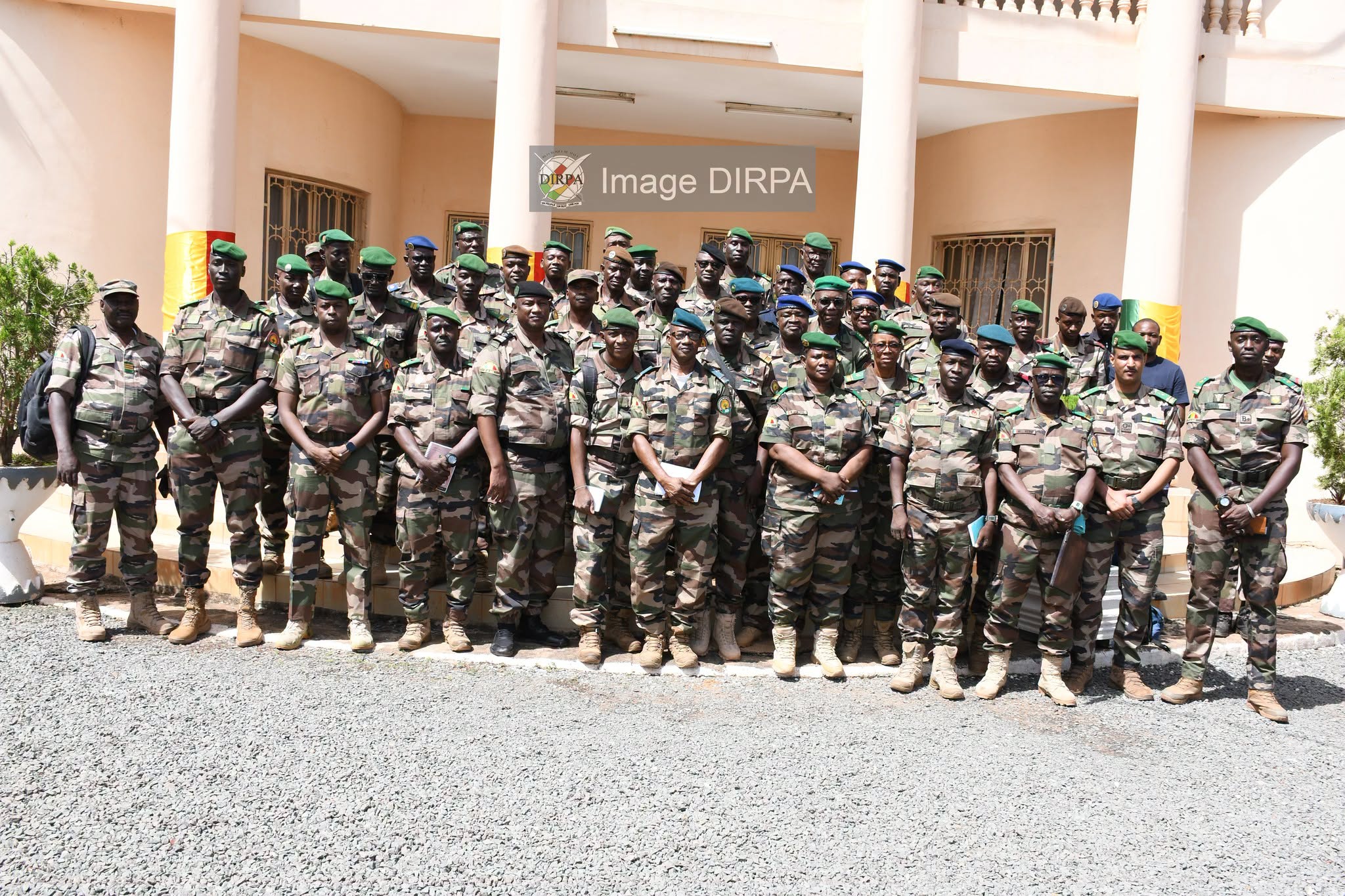 Mali / Histoire militaire : Les officiers stagiaires du Certificat d’État-Major en visite pédagogique au Musée des Armées