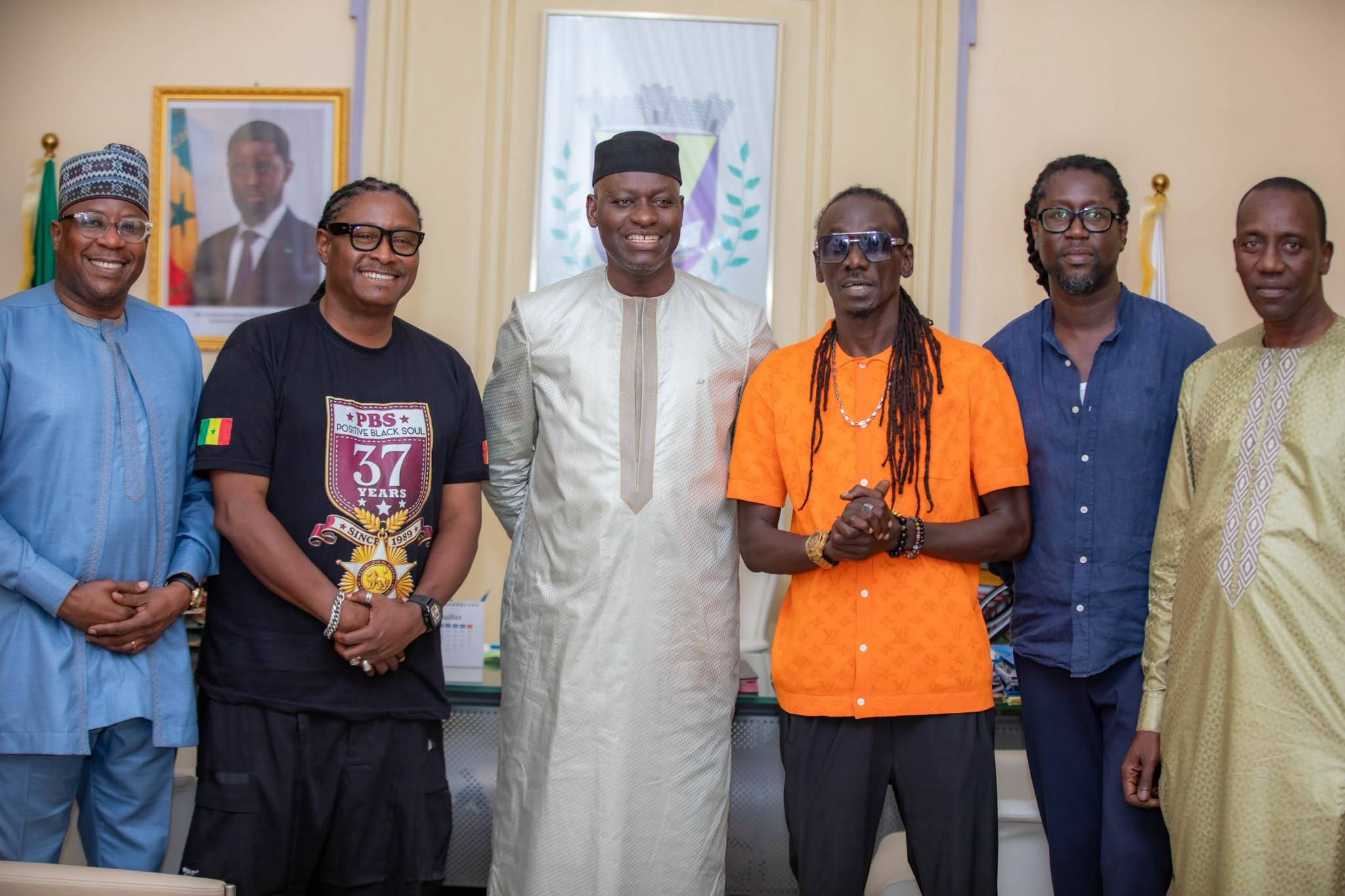 Le maire Abass Fall s'associe au groupe Positive Black Soul pour dynamiser la scène culturelle