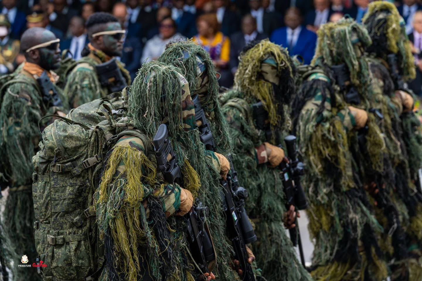 66e anniversaire de l'indépendance de la Côte d'Ivoire: L'armée guinéenne marque les esprits à Abidjan avec son célèbre « pas du caméléon »