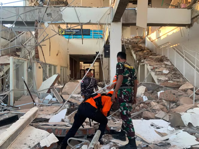 Séisme de magnitude 7,7 en Indonésie : au moins 38 morts