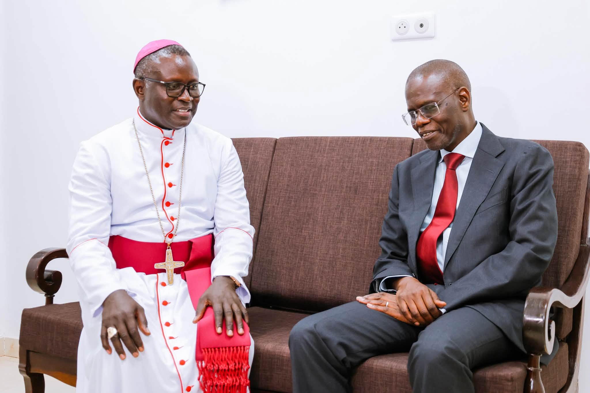 Dialogue interreligieux : Le Premier ministre Ahmadou Al Aminou Lo reçu par l'Archevêque de Dakar