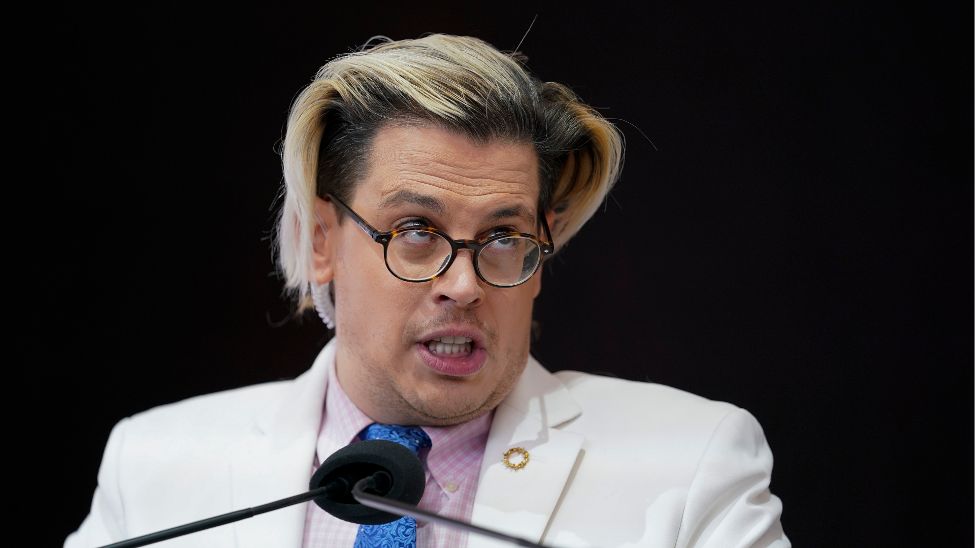 Le polémiste d'extrême droite Milo Yiannopoulos interpellé par les services de l'immigration américains
