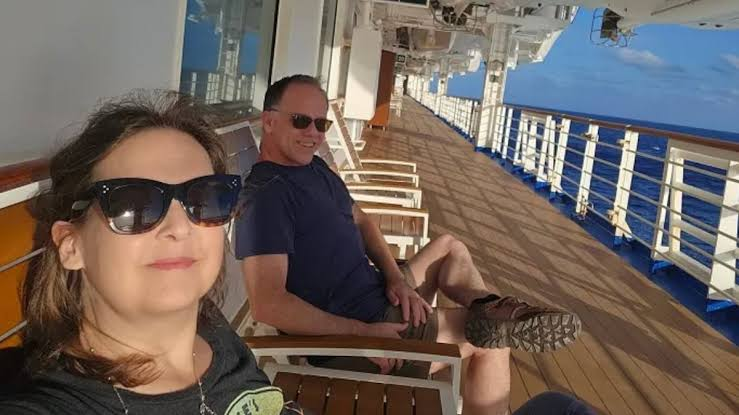 Un couple vit à temps plein sur des bateaux de croisière depuis trois ans pour environ 66 dollars par jour