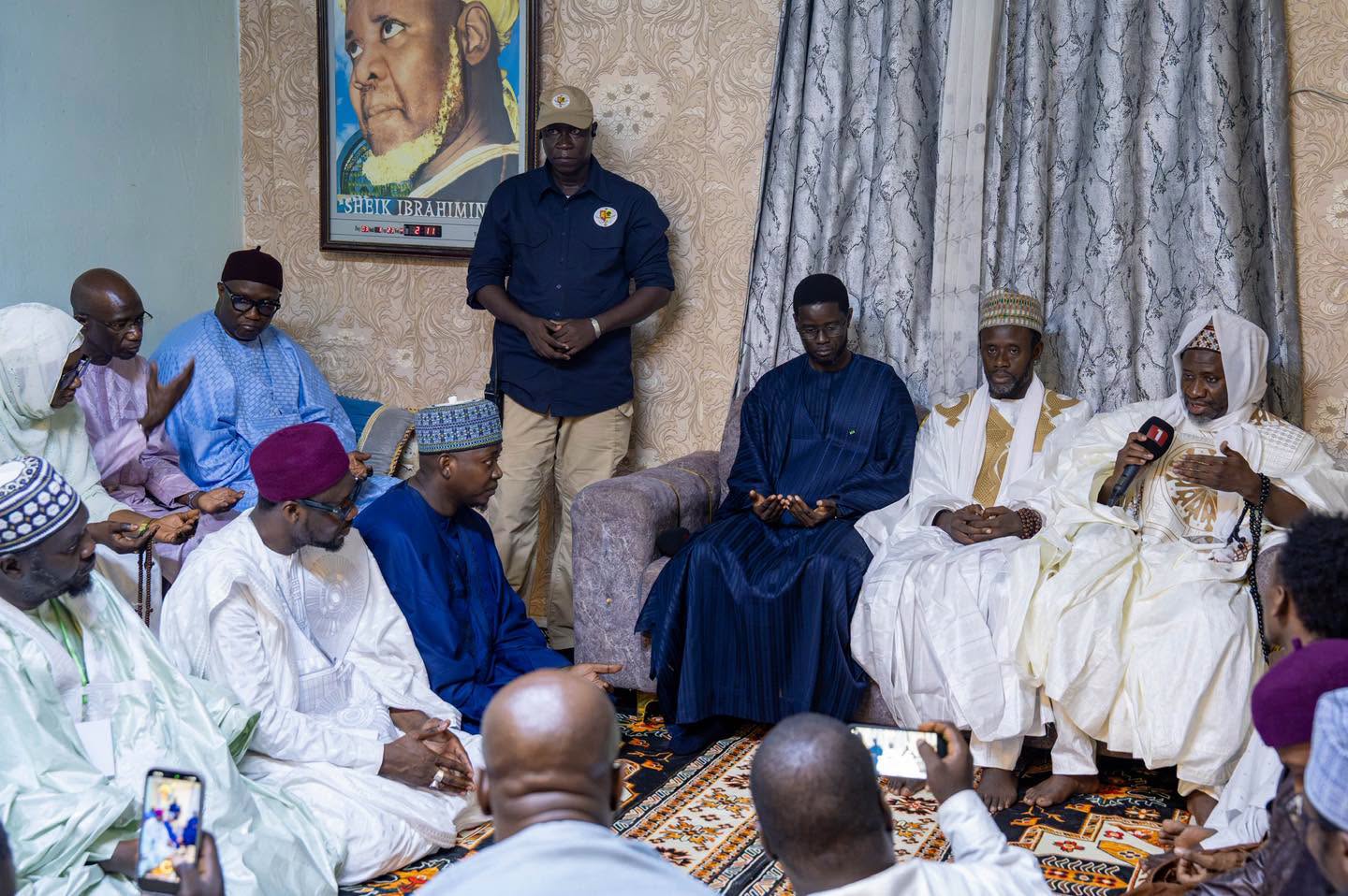 Le Président Bassirou Diomaye Faye présente les condoléances de la Nation à Médina Baye suite au rappel à Dieu de Cheikh Mouhamadoul Macky Niass