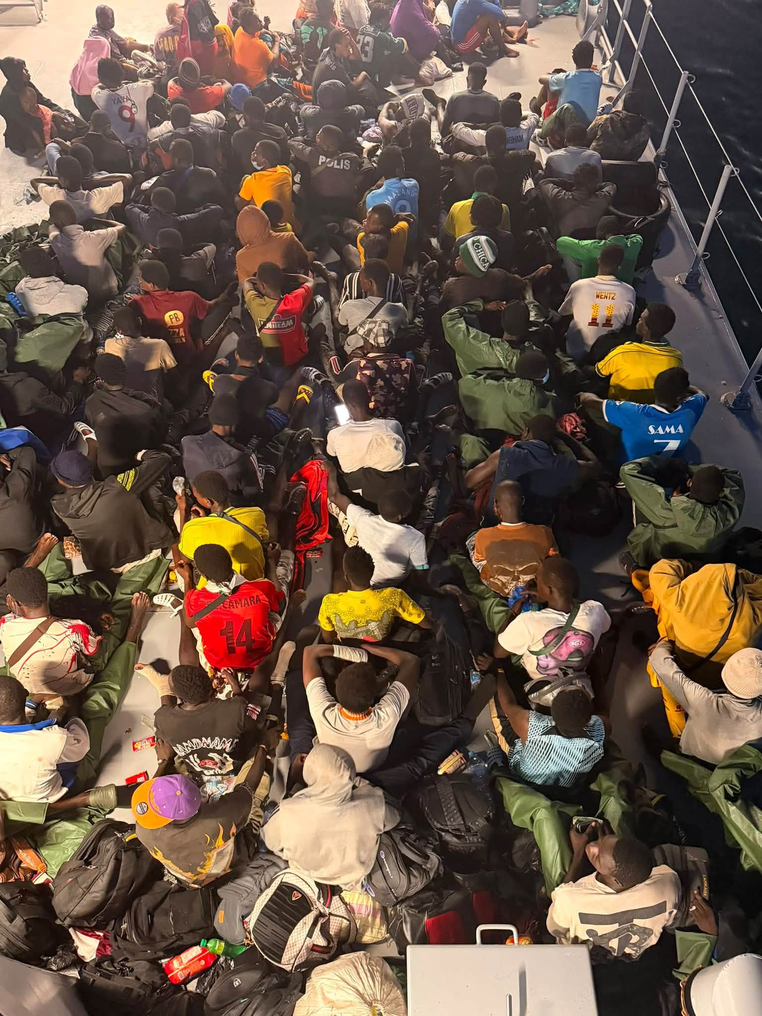 Sécurité maritime : La Marine nationale secourt 107 migrants clandestins au large de Dakar