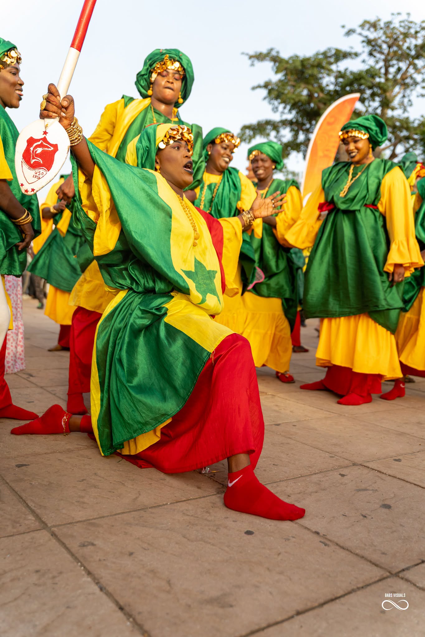 Jeux Olympiques de la Jeunesse 2026 : Le relais de la Flamme Olympique fait étape au Monument de la Renaissance Africaine à Ouakam