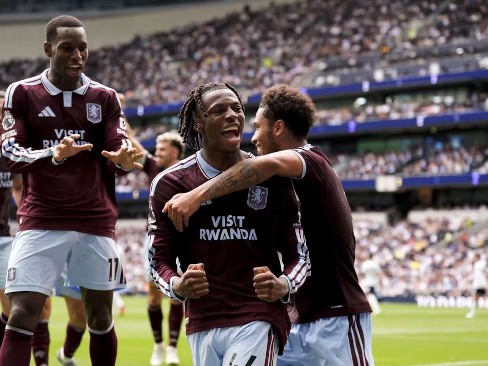 Premier League: Tottenham renoue avec les filets mais reste scotché en zone rouge, Aston Villa décroche son premier succès