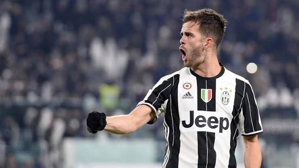 Juventus: Miralem Pjanic raconte comment Allegri l’a aidé à tirer un coup franc