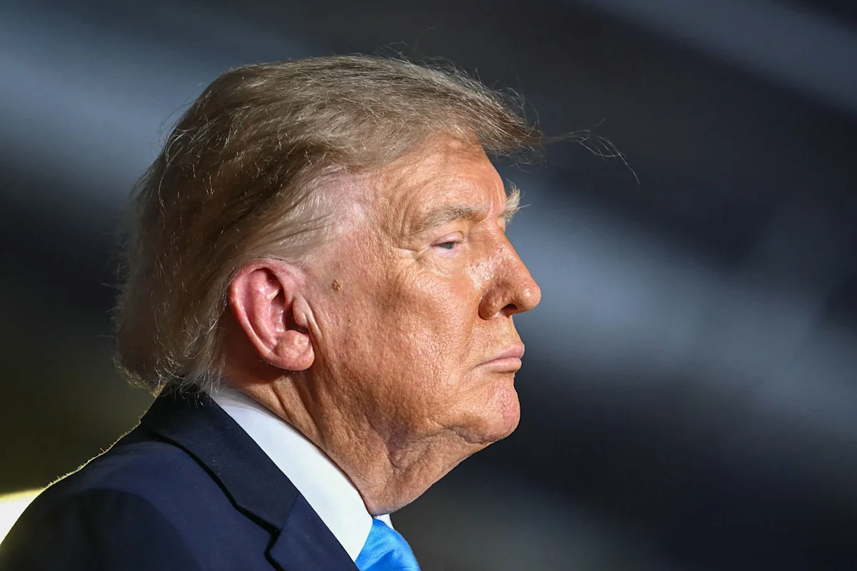 États-Unis : le Parti démocrate poursuit l'administration Trump pour des publicités financées par les contribuables