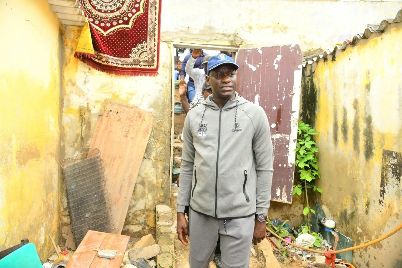Inondations à Dakar: Le maire Abass Fall au chevet des sinistrés