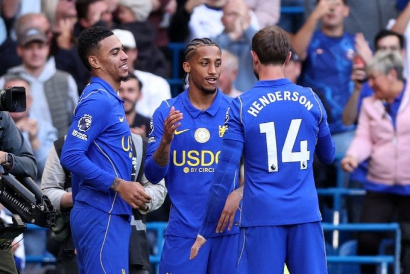 Premier League : Chelsea corrige Bournemouth 5-1 grâce aux doublés d’Henderson et de João Pedro