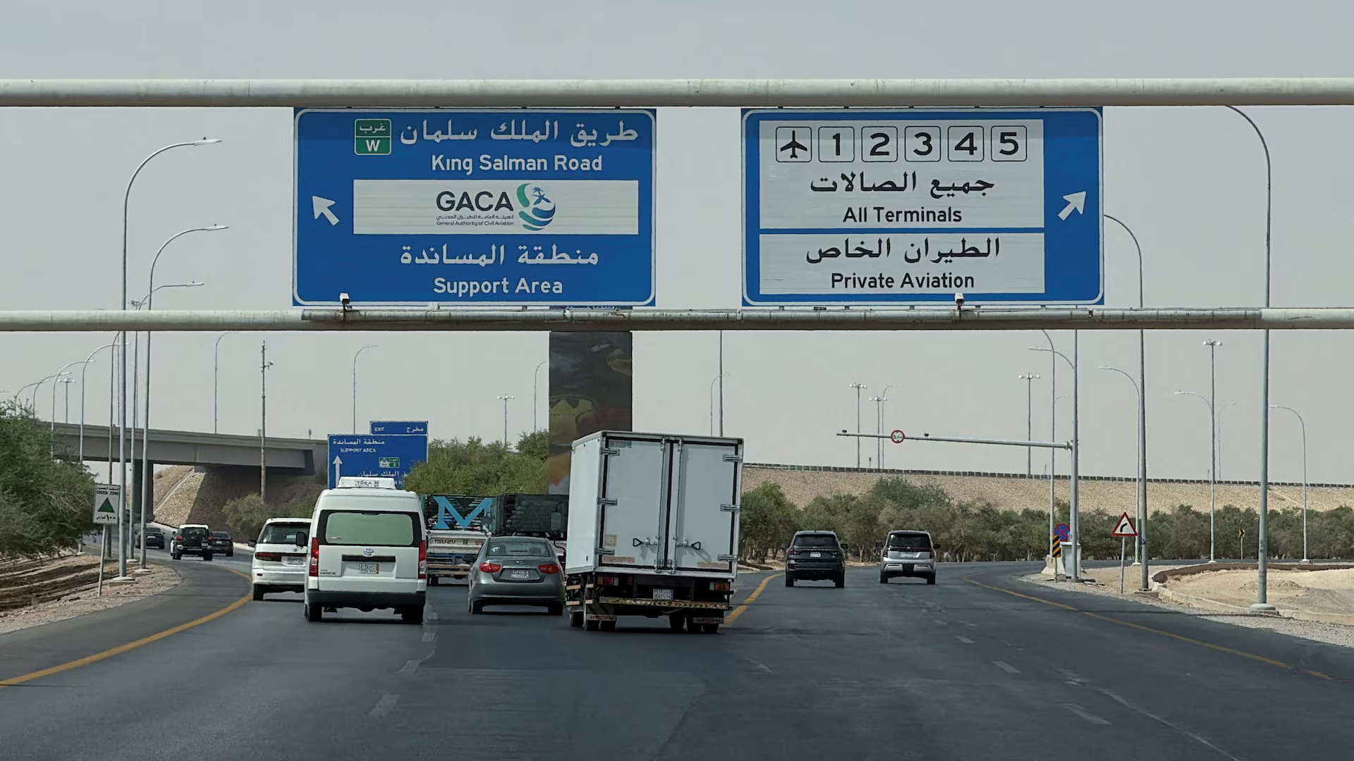 Yémen : les Houthis frappent le palais présidentiel d’Aden, la coalition détaille les attaques contre l’Arabie saoudite