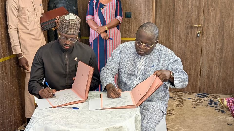 Télécoms / UEMOA : L'ARTP (Sénégal) et l'ARCEP (Burkina) signent l'accord Free Roaming