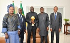 CAN 2025 : Le trophée des Lions présenté au Président de l’Assemblée nationale El Malick Ndiaye