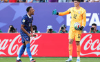 France-Paraguay: « Ils pensaient qu’on viendrait en smoking », ironise Kylian Mbappé après la qualification