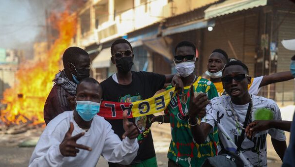 Violences politiques au Sénégal : une enquête judiciaire relancée malgré la loi d’amnistie