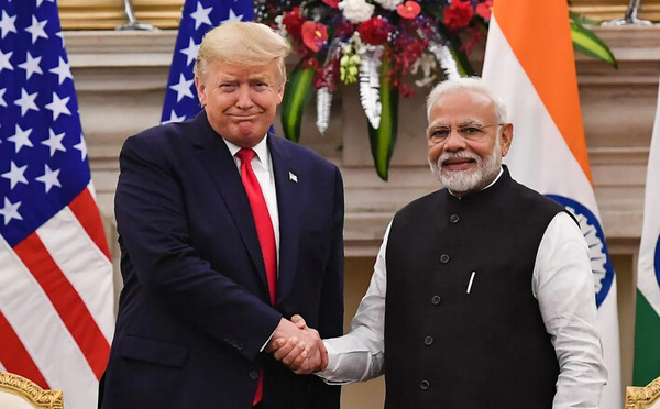 Appels au boycott, rapprochement avec la Chine : l’Inde tourne le dos aux États-Unis de Trump