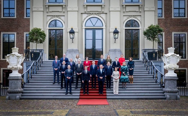 Pays-Bas : le nouveau gouvernement prête serment à La Haye