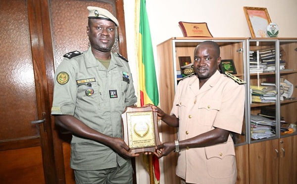 Management de proximité : le Directeur général des Douanes en visite dans la direction régionale du Centre