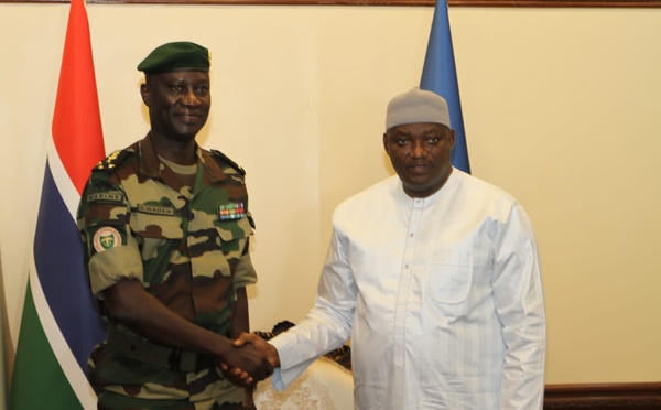 L'amiral Wade en Gambie : le CEMGA salue le travail du détachement sénégalais de la CEDEAO