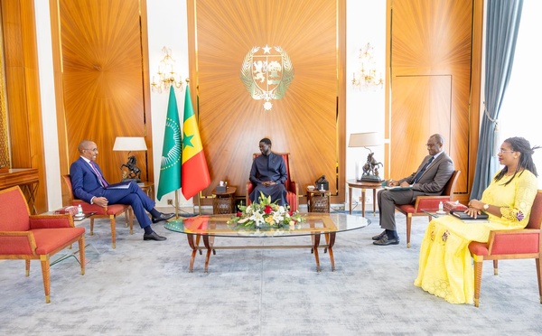 INSTITUTIONS / DIALOGUE NATIONAL: Le Président Bassirou Diomaye Faye réunit quatre anciens Premiers ministres au Palais de la République !