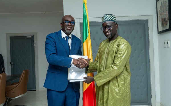 Ministère de l’Emploi et de la Formation professionnelle : Amadou Moustapha Ndieck Sarré passe le témoin à Idrissa Samb
