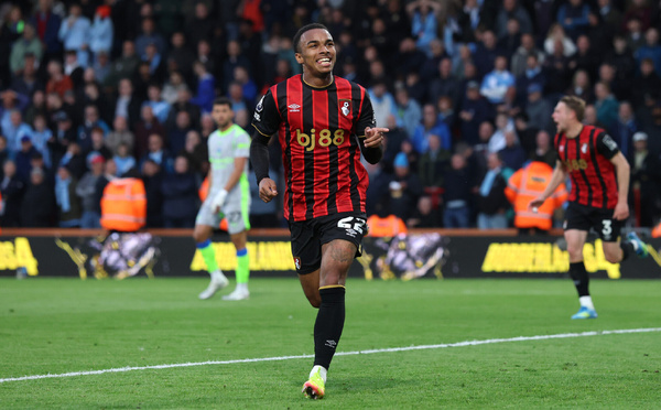 Mercato : Arsenal et le PSG se disputent la signature d’Éli Kroupi Junior, la révélation de Bournemouth