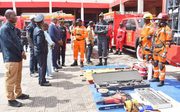 Visite de prise de contact : Le ministre de l'Intérieur salue l'engagement et le sens du devoir des Sapeurs-pompiers