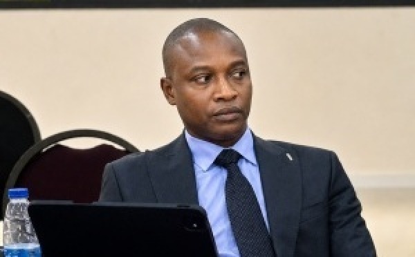 CHRONIQUE - Du même sang, des chaînes différentes : la dialectique Sonko-Diomaye