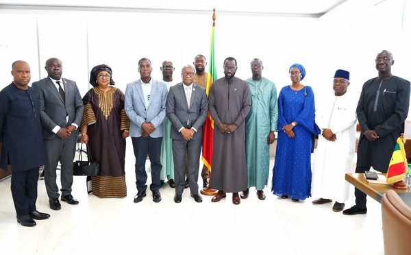 Coopération aéronautique : Le Ministre Sérigne Abdoul Ahad Ndiaye reçoit le Directeur Général de l’ASECNA à Dakar
