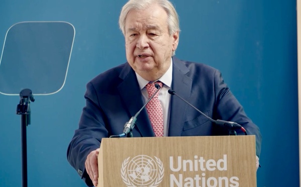 Crises climatique et énergétique : le Secrétaire général de l’ONU appelle à une transition rapide et juste vers les énergies renouvelables