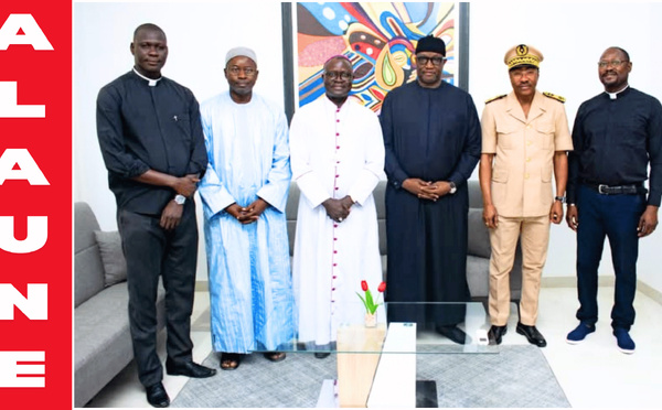 Dialogue interreligieux au Sénégal: Le ministre de l’Intérieur démarre sa tournée nationale par une visite à l’Archevêque de Dakar