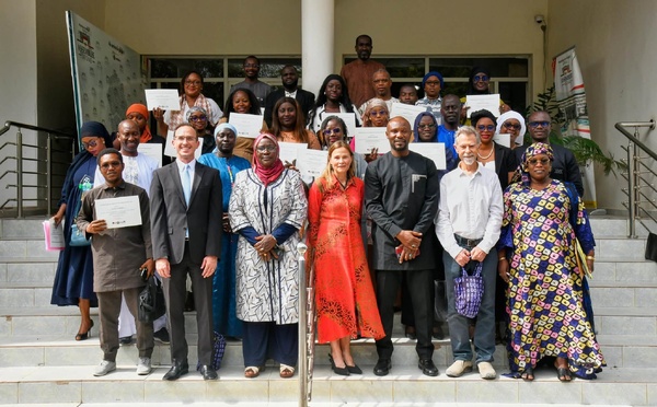 L’Assemblée nationale du Sénégal forme ses députés et agents en anglais: 23 récipiendaires reçoivent leurs certificats