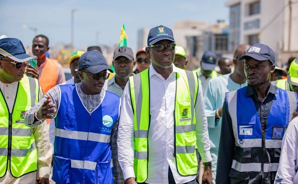 Infrastructures urbaines : Le maire Abass Fall inspecte les chantiers de Dakar sous les ovations des populations