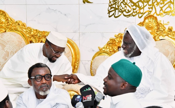 Gamou 2026: Ousmane Sonko rend visite à la famille Mame El Hadji Ndiéguène de Thiès