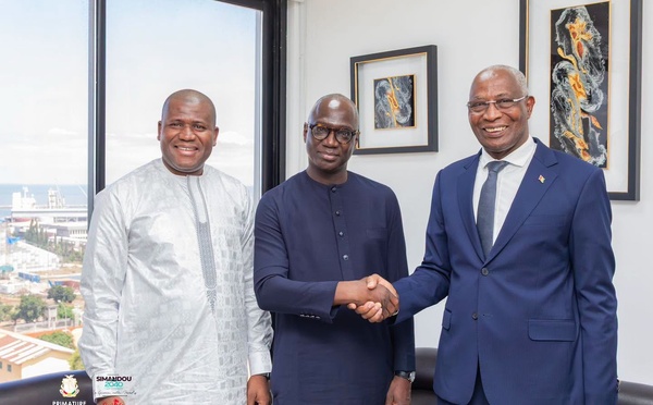 Guinée: le Premier ministre Amadou Oury Bah en visite de travail au ministère du Plan et de la Coopération internationale