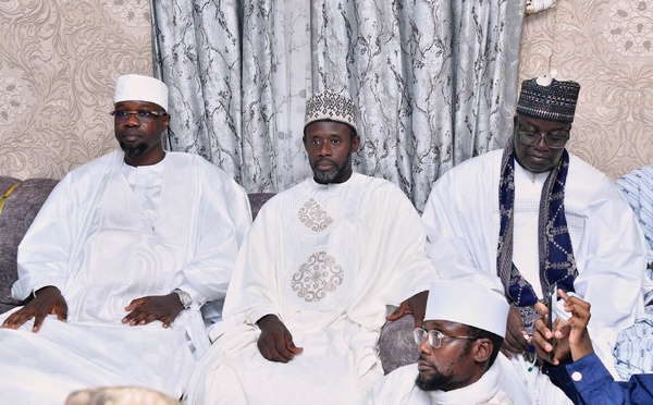 Diplomatie religieuse : Ousmane Sonko présente ses condoléances à la famille de Serigne Cheikh Mouhamadou Macky Ibrahima Niass à Médina Baye